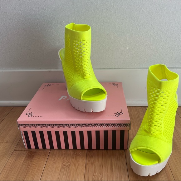 AKIRA Pazzle Chunky Neon Platform Heels - Picture 2 of 6